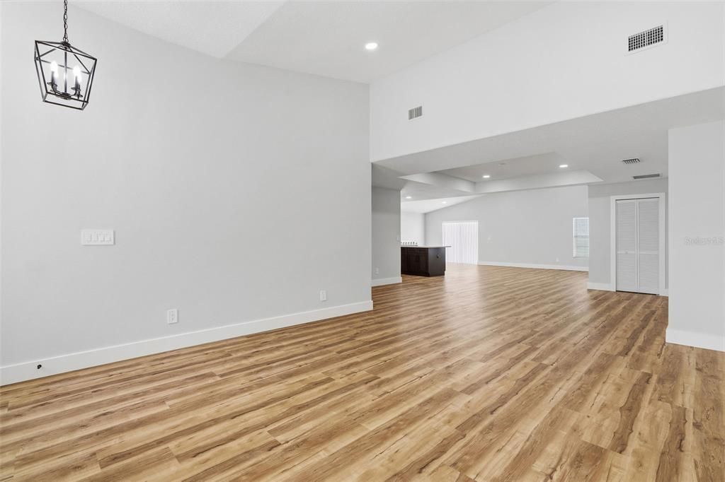 For Sale: $825,000 (3 beds, 2 baths, 2106 Square Feet)