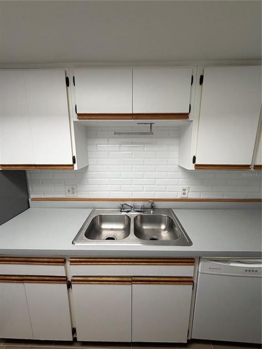 For Rent: $1,200 (1 beds, 1 baths, 648 Square Feet)