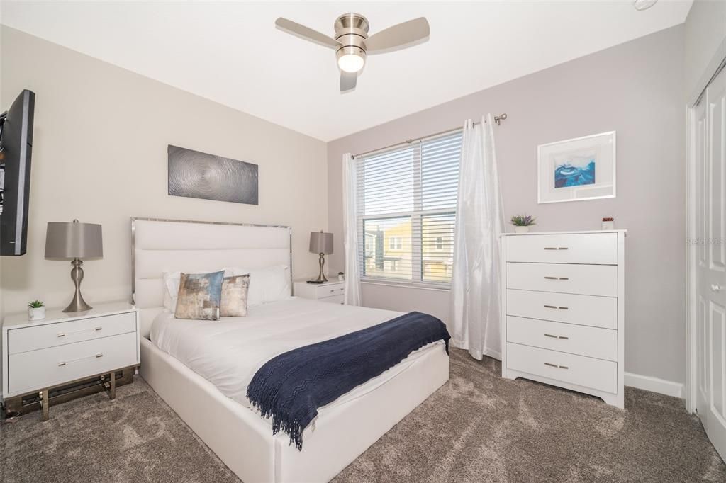 For Sale: $619,000 (5 beds, 5 baths, 3292 Square Feet)