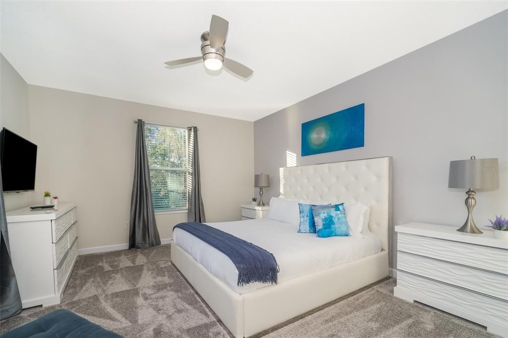 For Sale: $619,000 (5 beds, 5 baths, 3292 Square Feet)