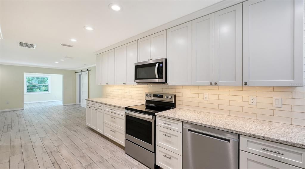 For Sale: $539,999 (2 beds, 2 baths, 1219 Square Feet)