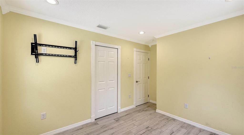 For Sale: $539,999 (2 beds, 2 baths, 1219 Square Feet)