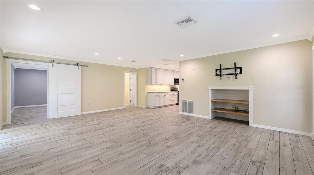 For Sale: $539,999 (2 beds, 2 baths, 1219 Square Feet)