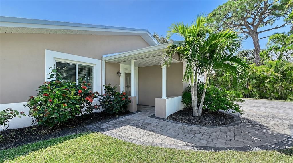 For Sale: $539,999 (2 beds, 2 baths, 1219 Square Feet)