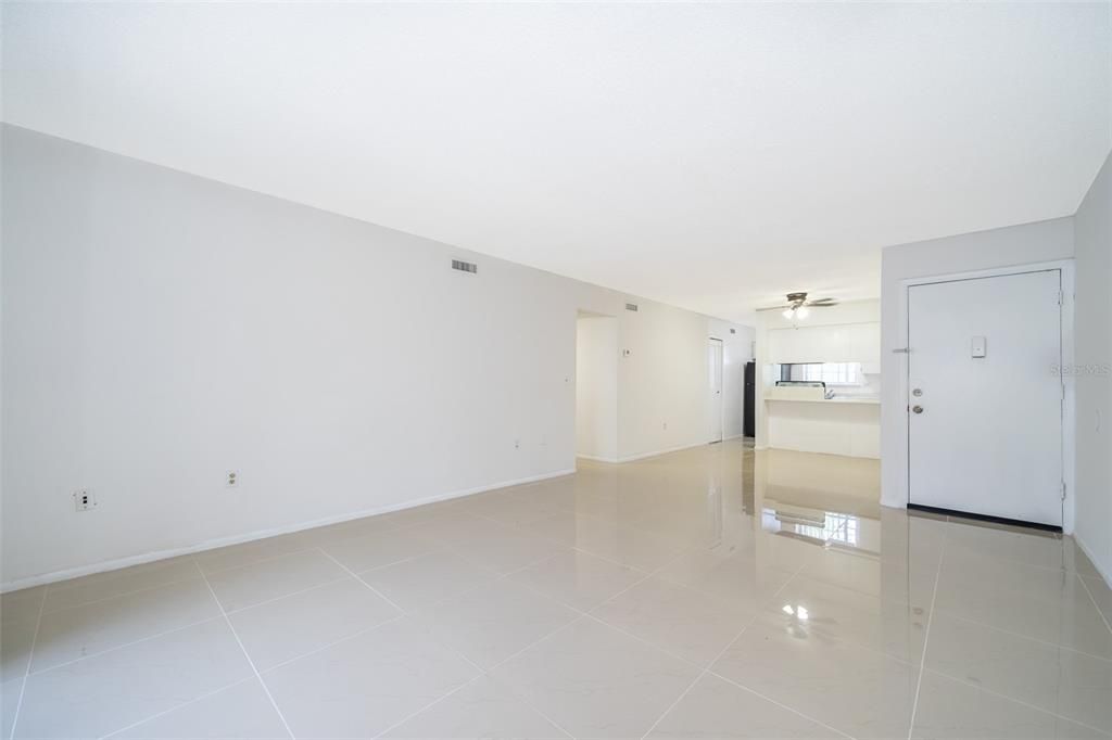 В аренду: $1,450 (2 спален, 2 ванн, 1040 Квадратных фут)