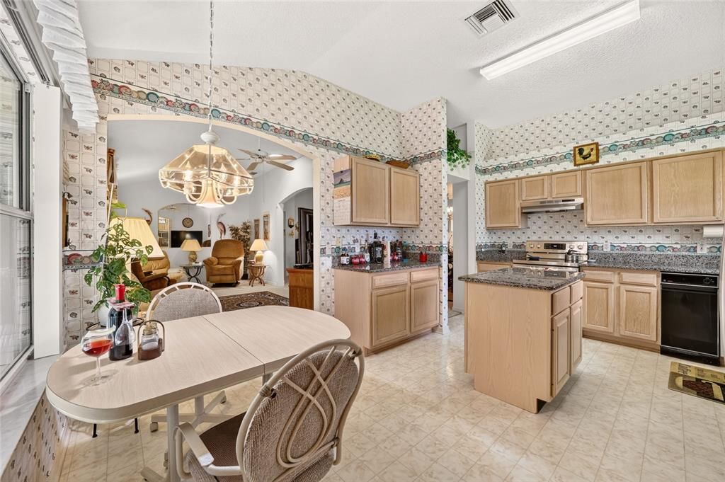 На продажу: $425,000 (3 спален, 2 ванн, 1690 Квадратных фут)