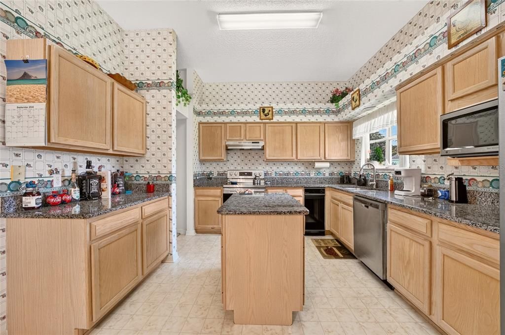 На продажу: $425,000 (3 спален, 2 ванн, 1690 Квадратных фут)
