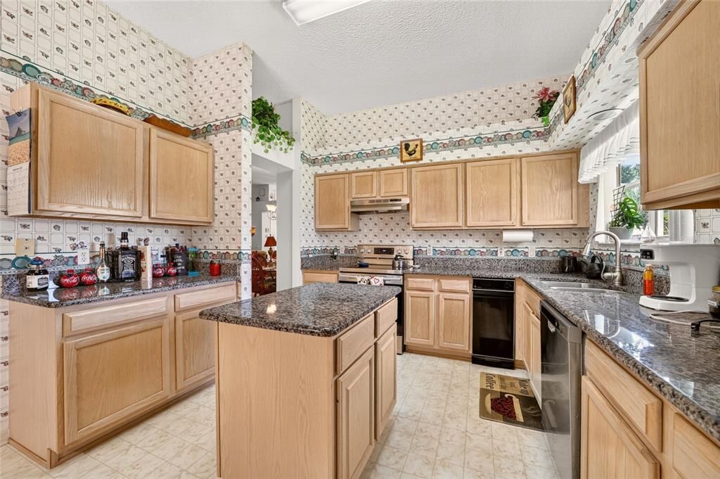 На продажу: $425,000 (3 спален, 2 ванн, 1690 Квадратных фут)