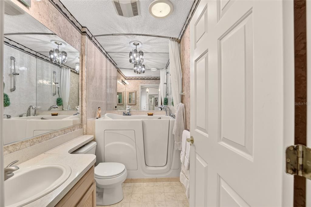 На продажу: $425,000 (3 спален, 2 ванн, 1690 Квадратных фут)