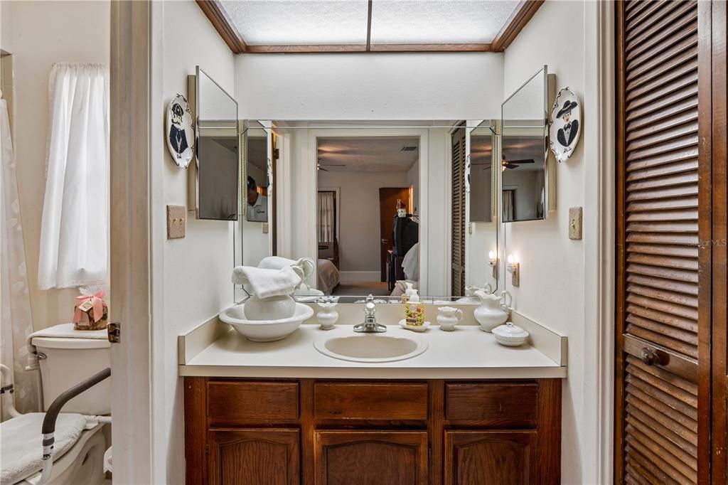 En Venta: $565,000 (3 camas, 2 baños, 1678 Pies cuadrados)