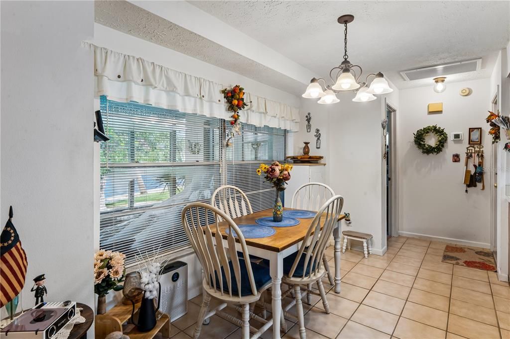 En Venta: $565,000 (3 camas, 2 baños, 1678 Pies cuadrados)