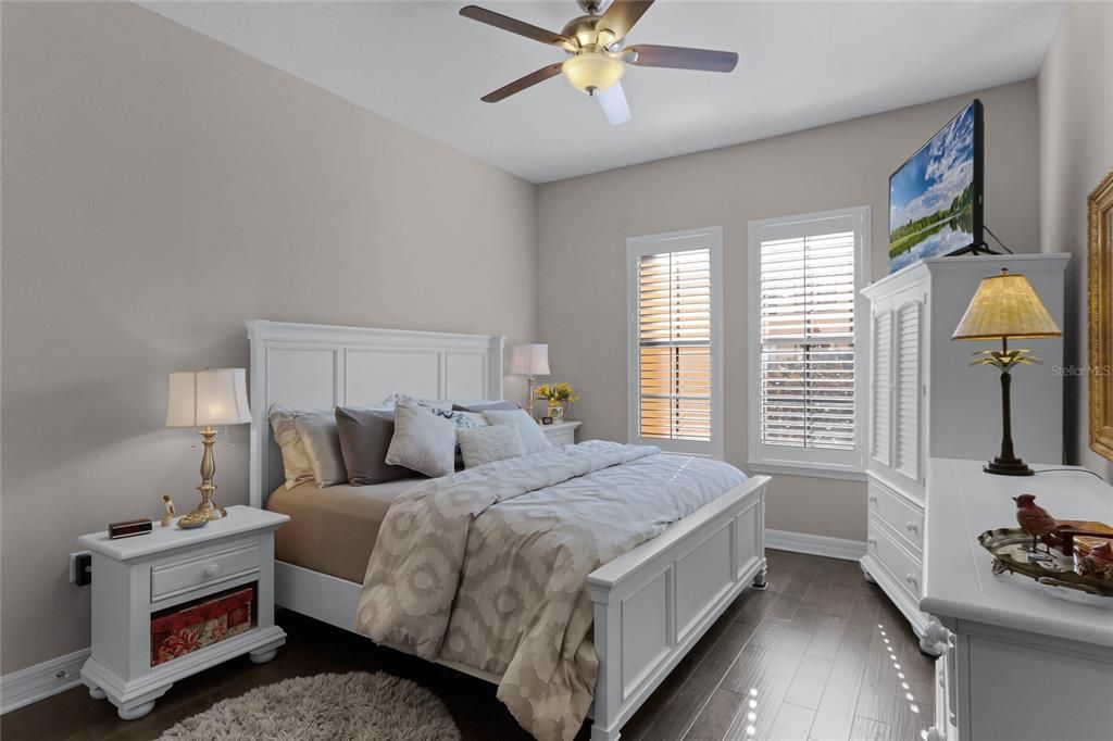 For Sale: $399,000 (1 beds, 1 baths, 1073 Square Feet)