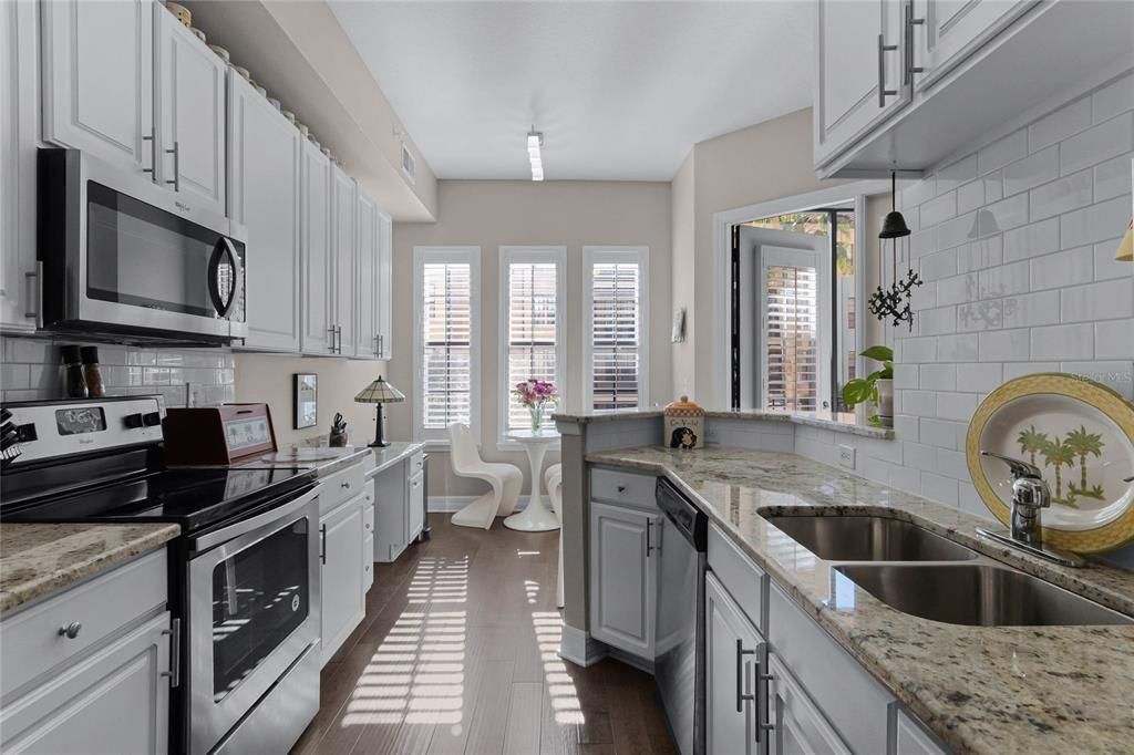 For Sale: $399,000 (1 beds, 1 baths, 1073 Square Feet)