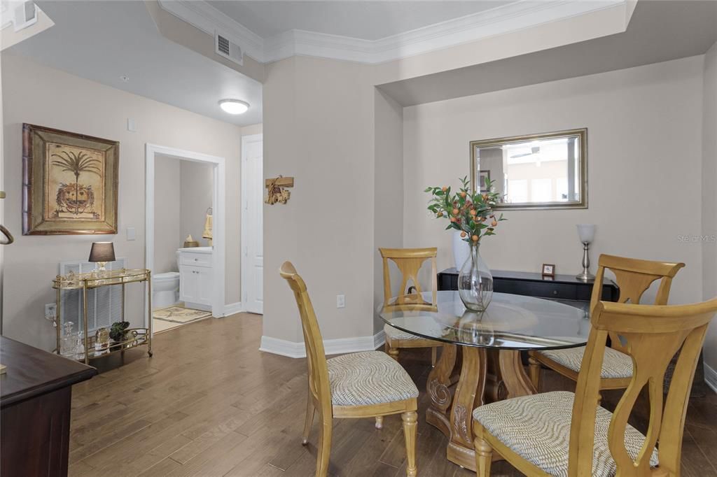 For Sale: $399,000 (1 beds, 1 baths, 1073 Square Feet)