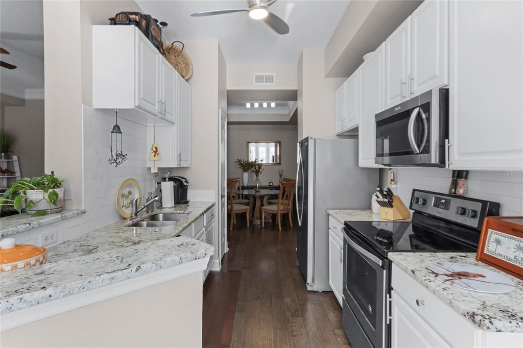 For Sale: $399,000 (1 beds, 1 baths, 1073 Square Feet)