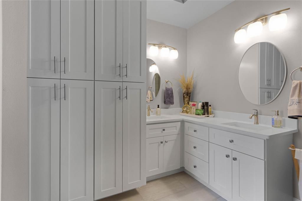 For Sale: $399,000 (1 beds, 1 baths, 1073 Square Feet)