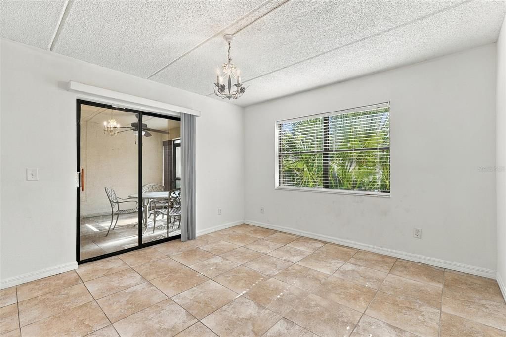 На продажу: $159,500 (2 спален, 2 ванн, 924 Квадратных фут)