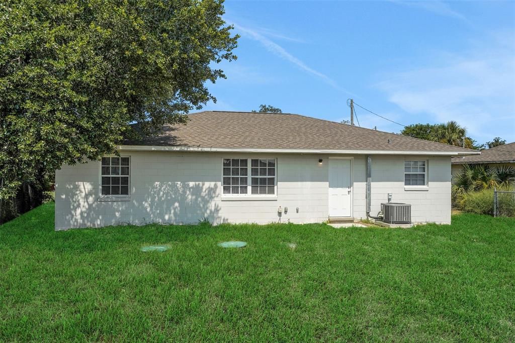 For Sale: $239,000 (3 beds, 1 baths, 1048 Square Feet)