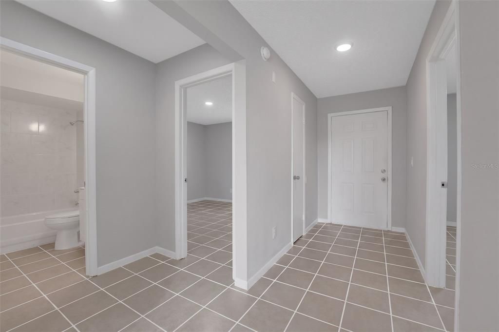 For Sale: $239,000 (3 beds, 1 baths, 1048 Square Feet)