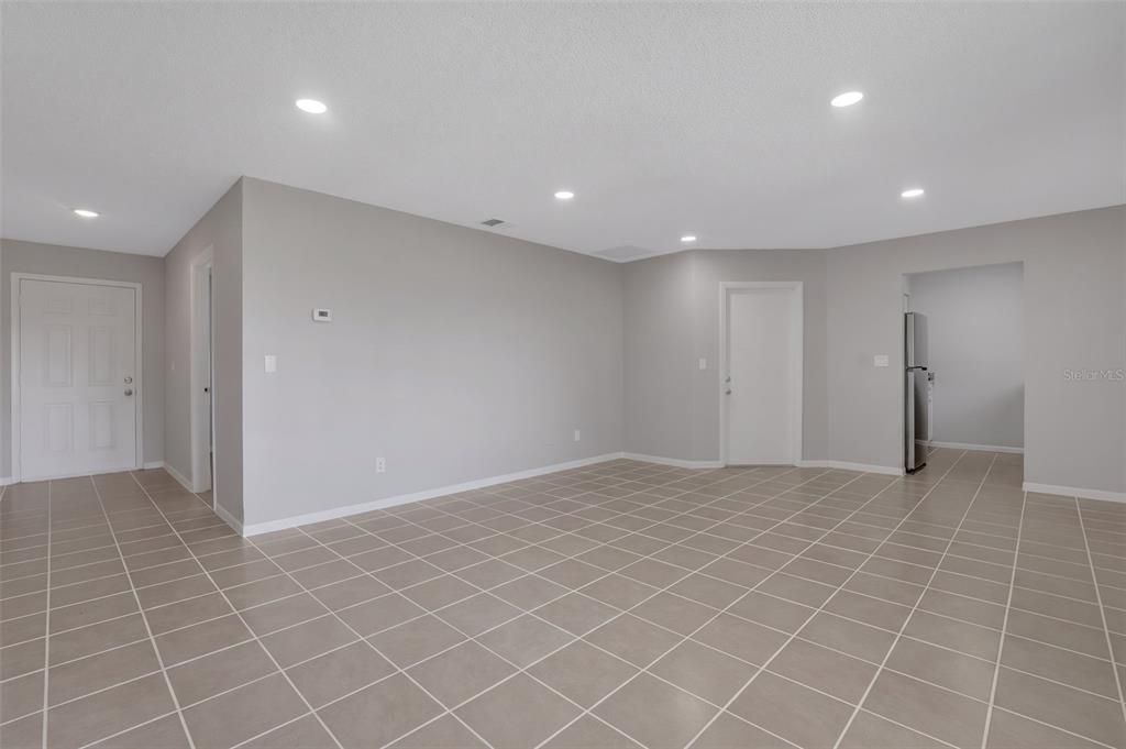For Sale: $239,000 (3 beds, 1 baths, 1048 Square Feet)