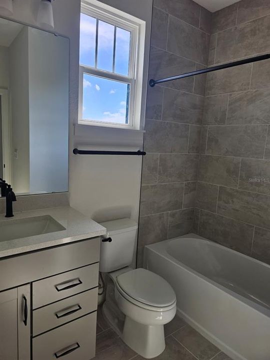 En Renta: $3,300 (4 camas, 3 baños, 1846 Pies cuadrados)