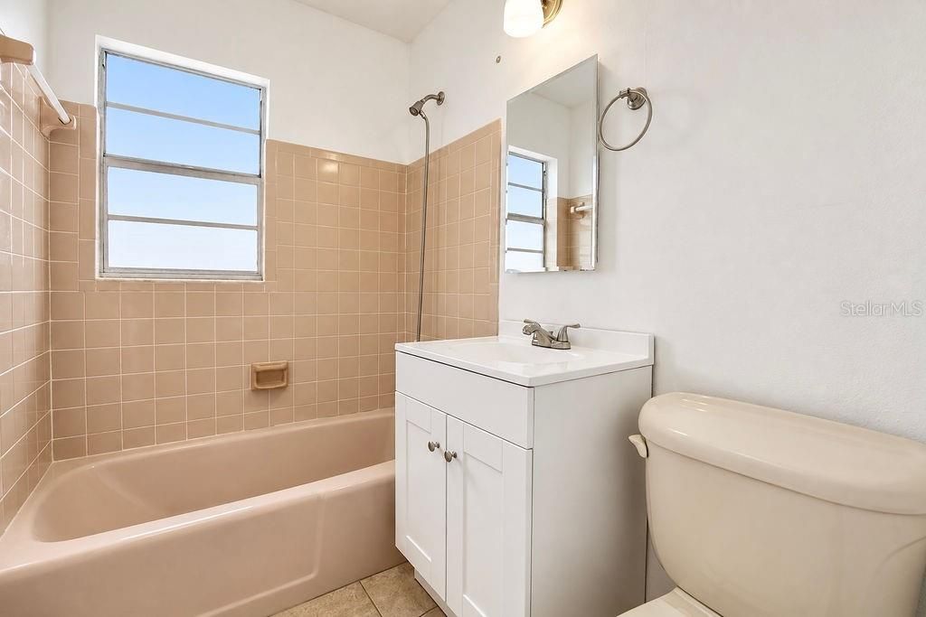 For Sale: $229,900 (3 beds, 1 baths, 1114 Square Feet)