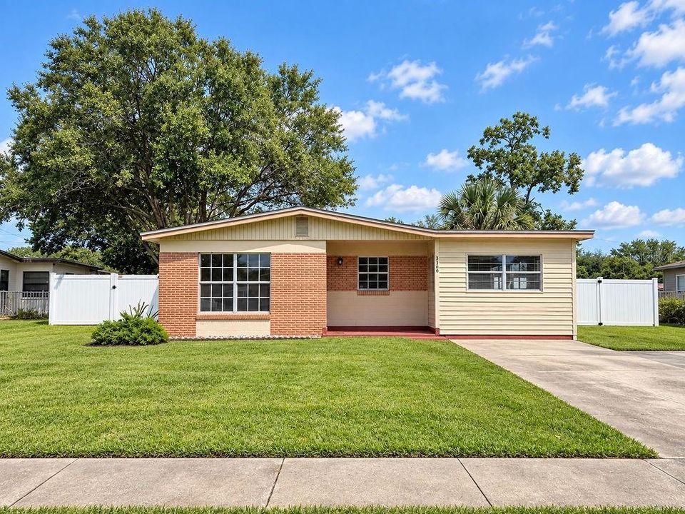 For Sale: $229,900 (3 beds, 1 baths, 1114 Square Feet)