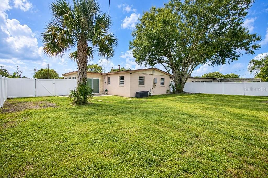 For Sale: $229,900 (3 beds, 1 baths, 1114 Square Feet)
