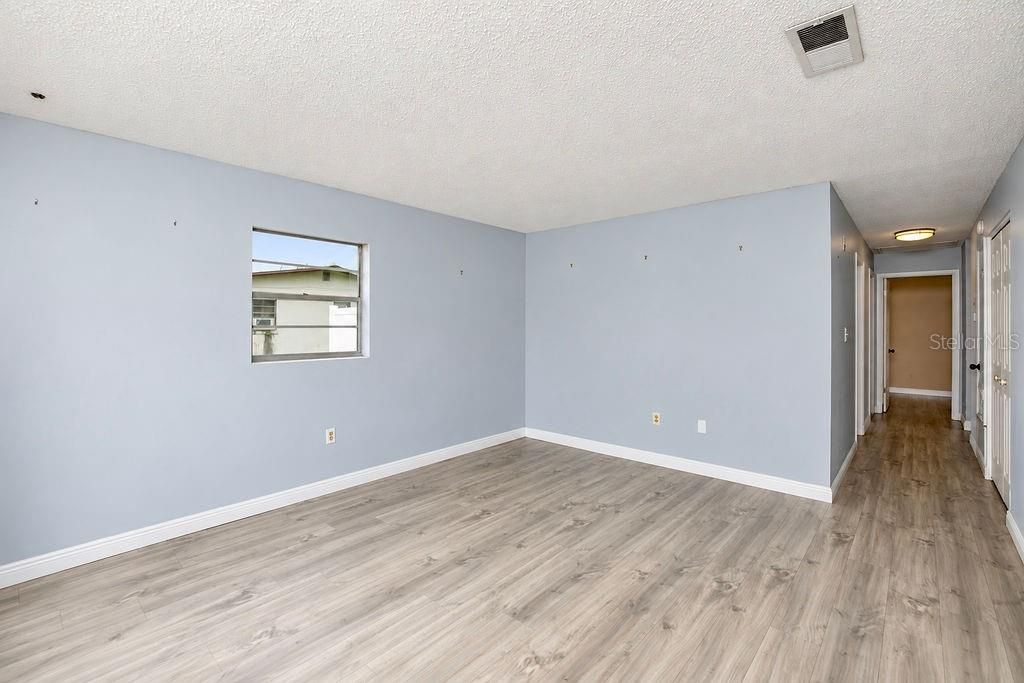 For Sale: $229,900 (3 beds, 1 baths, 1114 Square Feet)