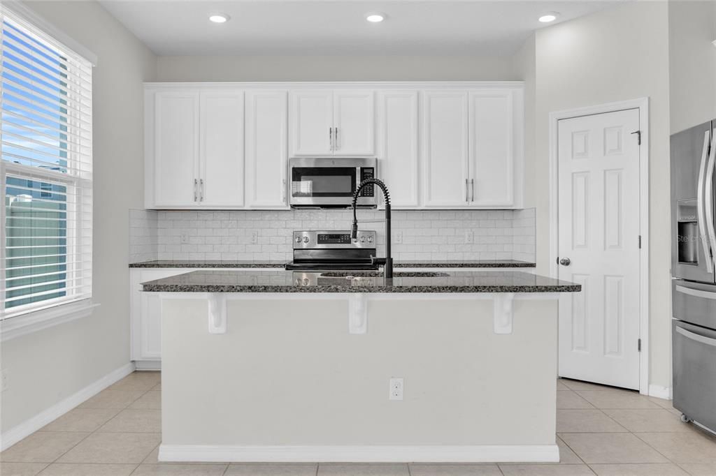 For Sale: $415,000 (3 beds, 2 baths, 1978 Square Feet)