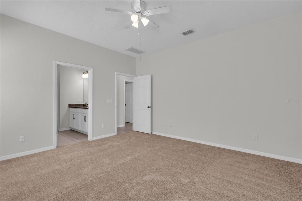 For Sale: $415,000 (3 beds, 2 baths, 1978 Square Feet)