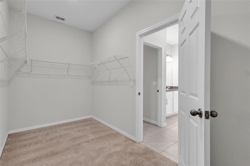 For Sale: $415,000 (3 beds, 2 baths, 1978 Square Feet)