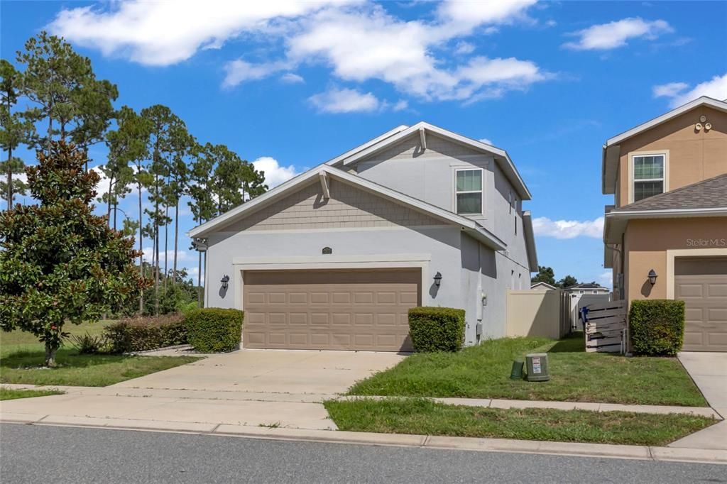 For Sale: $415,000 (3 beds, 2 baths, 1978 Square Feet)