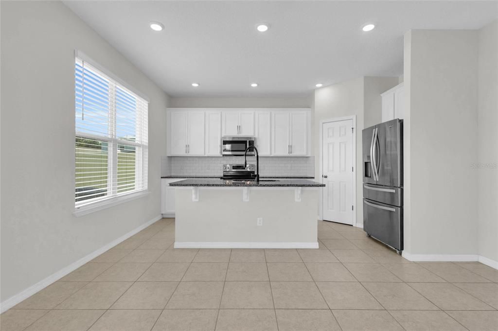 For Sale: $415,000 (3 beds, 2 baths, 1978 Square Feet)