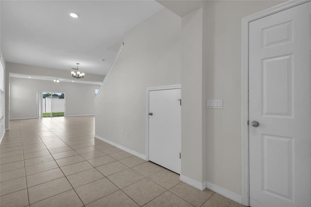 For Sale: $415,000 (3 beds, 2 baths, 1978 Square Feet)