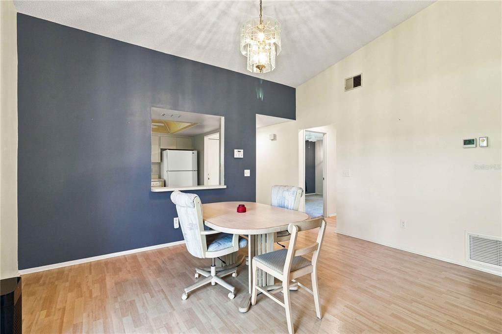 For Sale: $232,000 (2 beds, 2 baths, 1248 Square Feet)