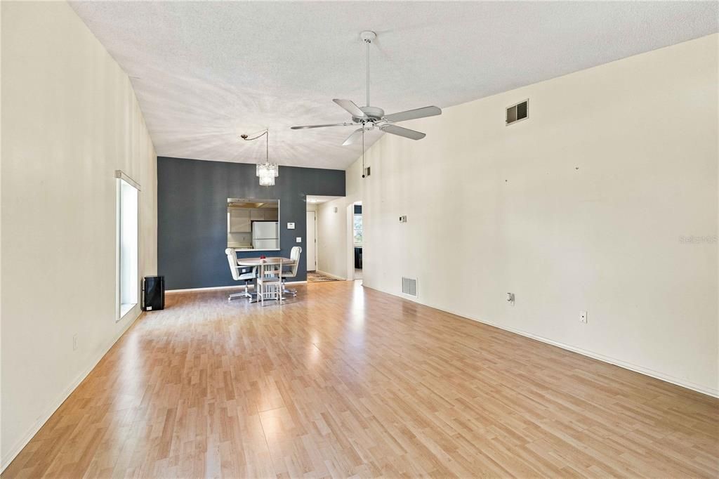 For Sale: $232,000 (2 beds, 2 baths, 1248 Square Feet)