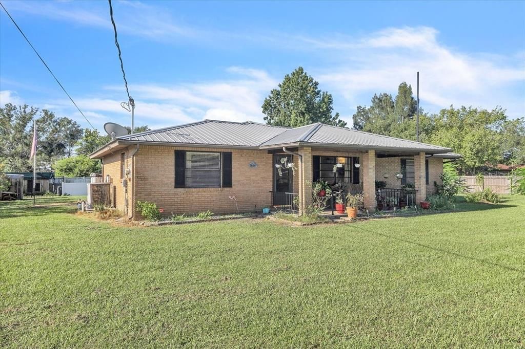 For Sale: $485,000 (3 beds, 2 baths, 1719 Square Feet)