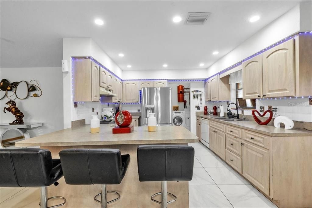 For Sale: $485,000 (3 beds, 2 baths, 1719 Square Feet)