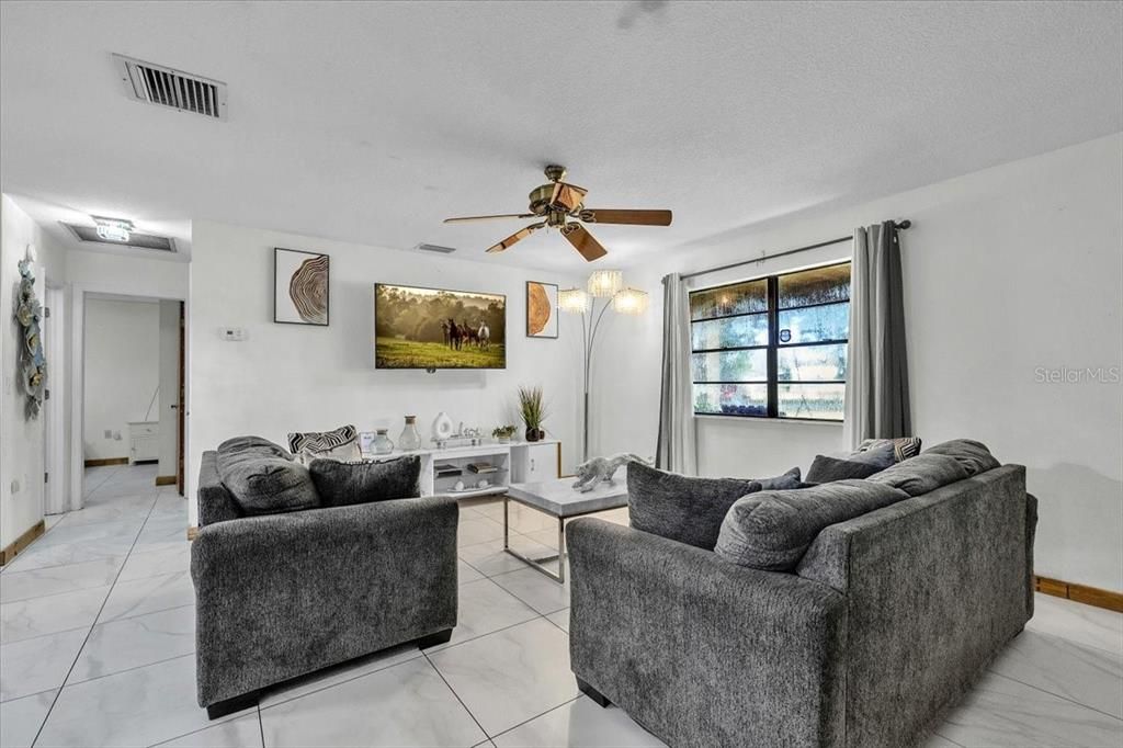For Sale: $485,000 (3 beds, 2 baths, 1719 Square Feet)
