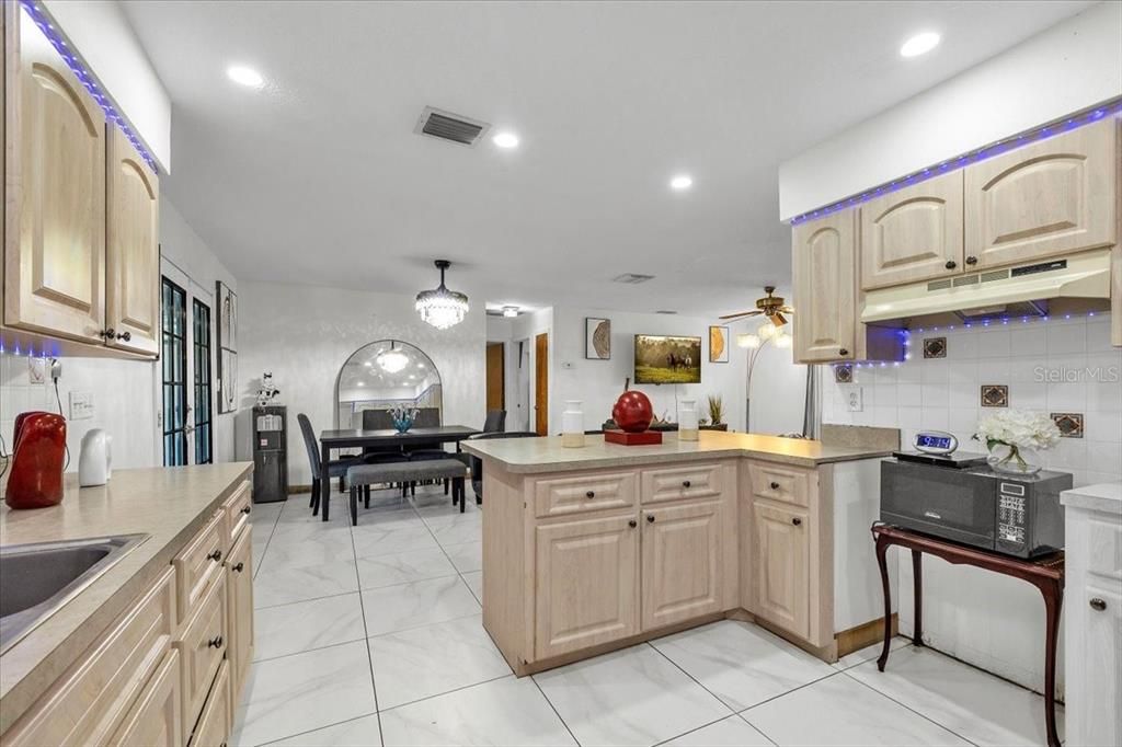 For Sale: $485,000 (3 beds, 2 baths, 1719 Square Feet)