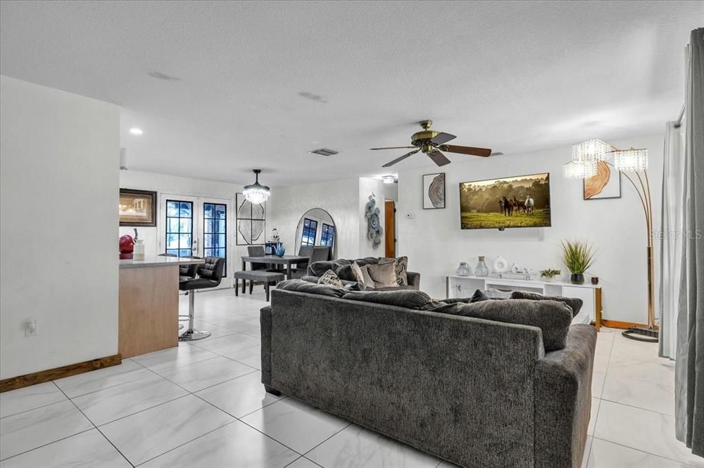For Sale: $485,000 (3 beds, 2 baths, 1719 Square Feet)