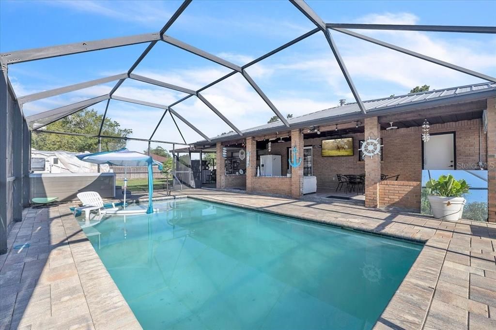 For Sale: $485,000 (3 beds, 2 baths, 1719 Square Feet)