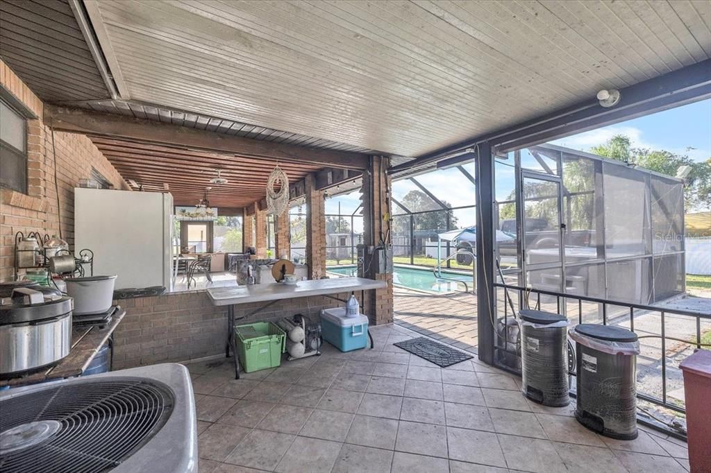 For Sale: $485,000 (3 beds, 2 baths, 1719 Square Feet)