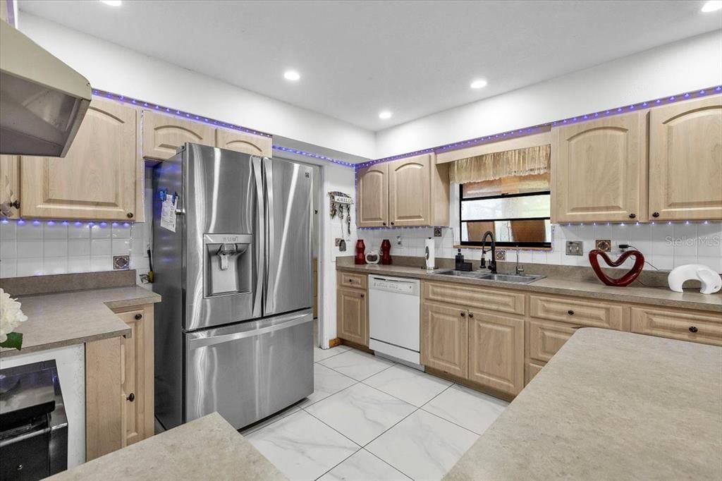 For Sale: $485,000 (3 beds, 2 baths, 1719 Square Feet)