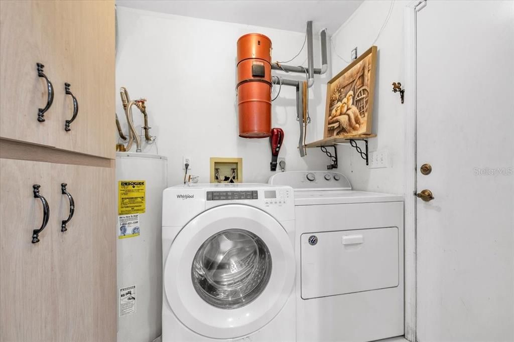For Sale: $485,000 (3 beds, 2 baths, 1719 Square Feet)