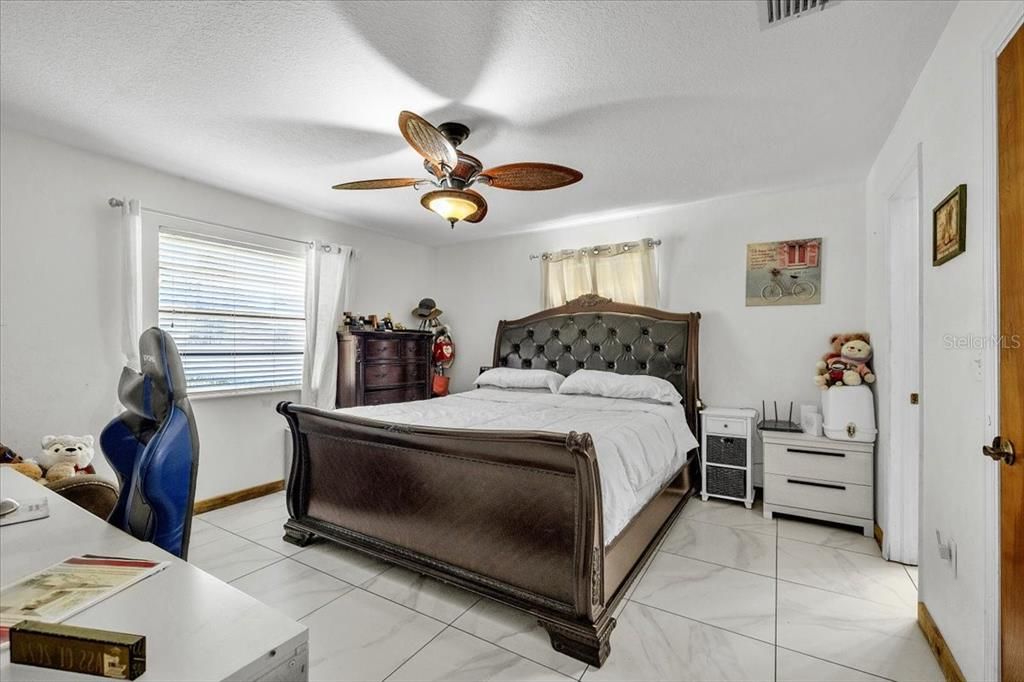 For Sale: $485,000 (3 beds, 2 baths, 1719 Square Feet)