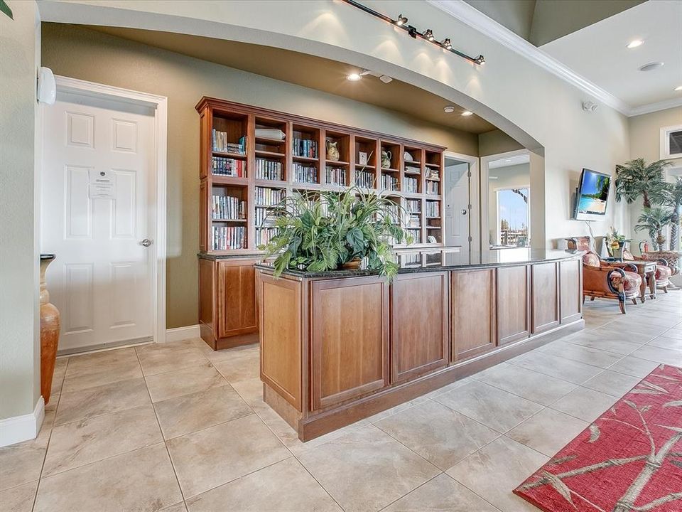 En Venta: $865,000 (3 camas, 3 baños, 2725 Pies cuadrados)