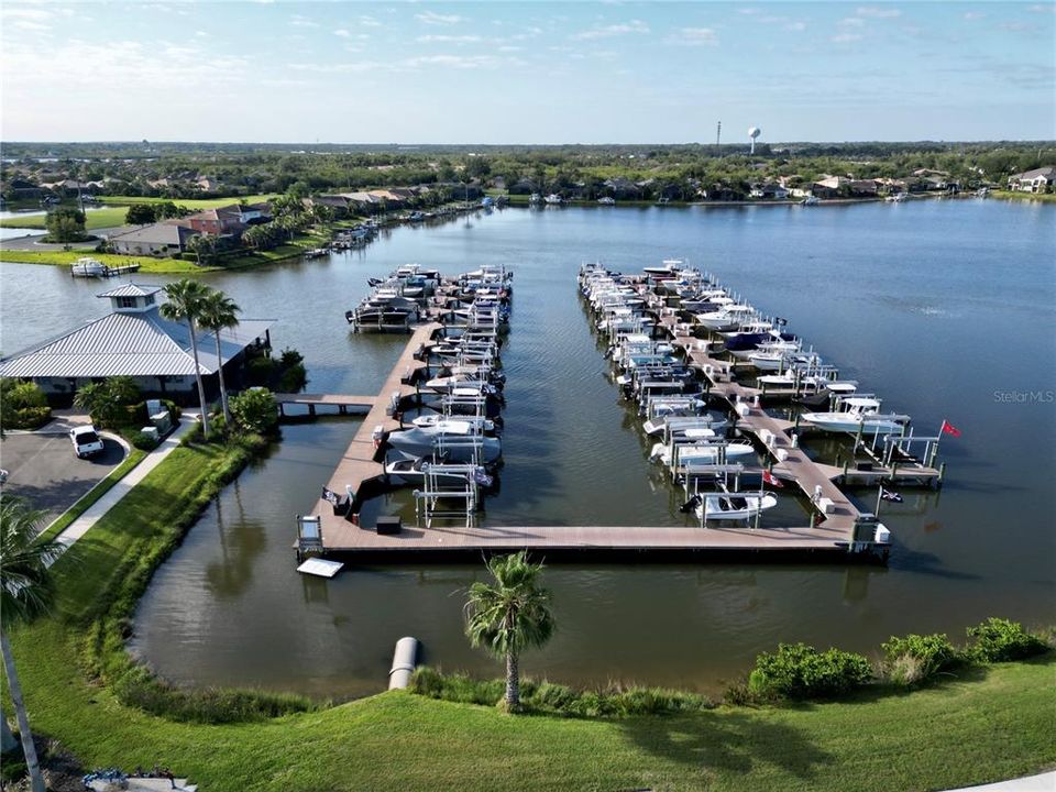En Venta: $865,000 (3 camas, 3 baños, 2725 Pies cuadrados)
