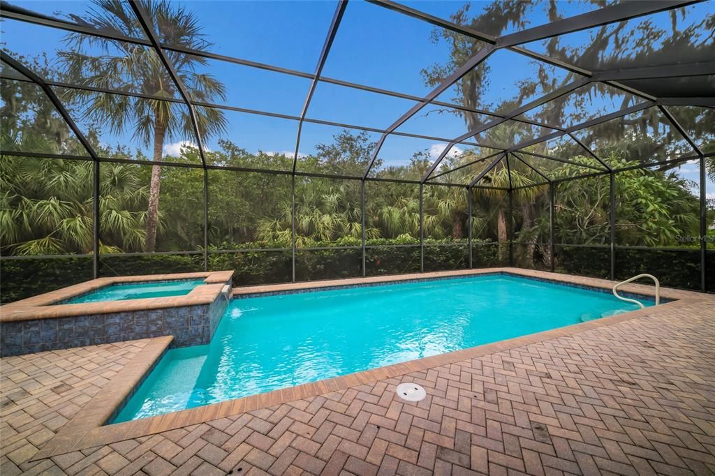 En Venta: $865,000 (3 camas, 3 baños, 2725 Pies cuadrados)